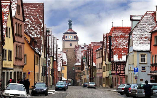 近些年德國經濟發展速猛，原因是什么？