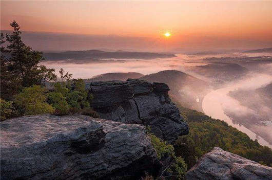 <a style='color:#268bd1;cursor:pointer;' href='/whly.html'><a style='color:#268bd1;cursor:pointer;' href='/whly.html'>德國(guó)旅游</a></a>簽證都需要準(zhǔn)備什么東西? 德國(guó)旅游簽證都需要準(zhǔn)備什么東西?