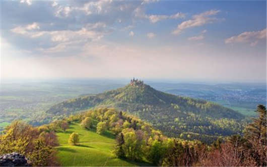 科隆前校長發(fā)表講話(下) 科隆前校長發(fā)表講話(下)