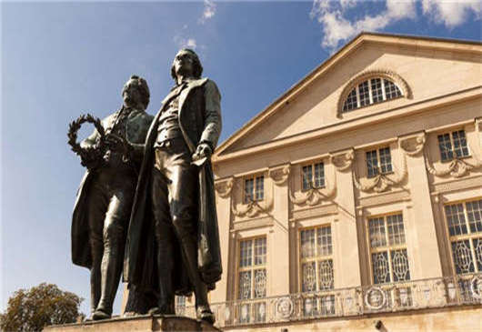 移民政策危機(jī)重重轉(zhuǎn)變?yōu)闊崃覛g迎 移民政策危機(jī)重重轉(zhuǎn)變?yōu)闊崃覛g迎